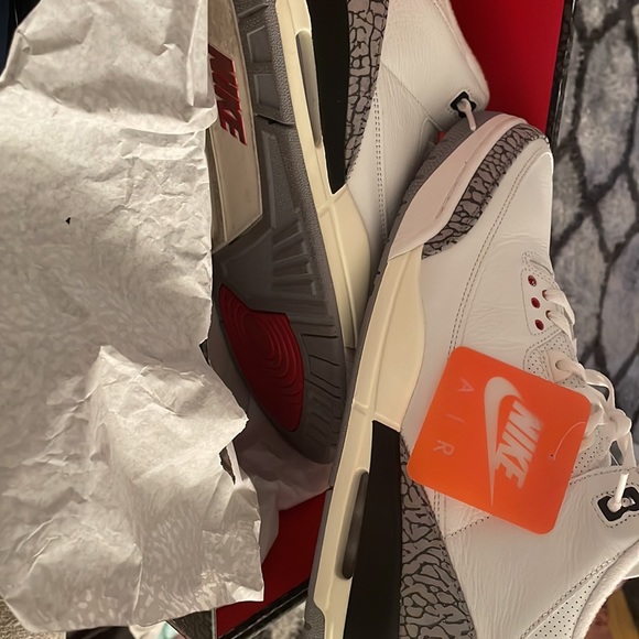 Jordan’s - Picture 3 of 7